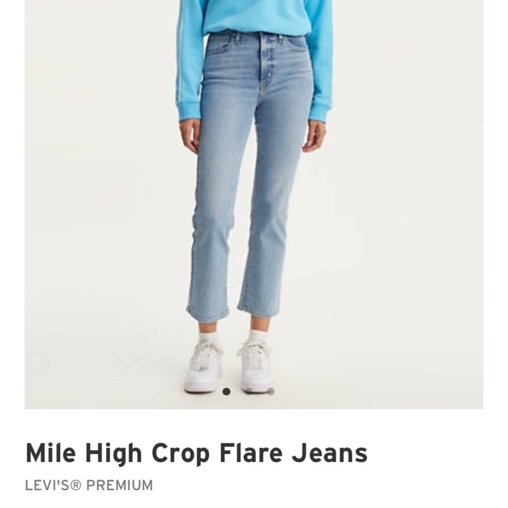 Levis Crop Flare!!